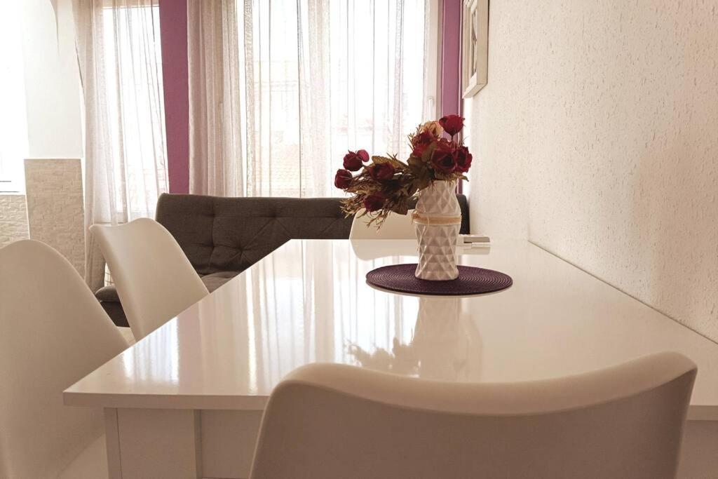 Sunny 2-Bedroom Maisonette Varna & Parking Zewnętrze zdjęcie